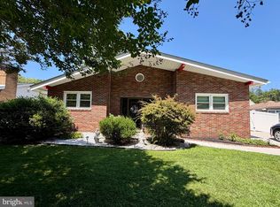 608 Lakeview Ave, Laurel Springs, NJ 08021