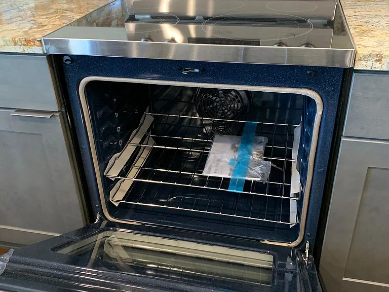 2 Rapid Burner Stove w/convection oven