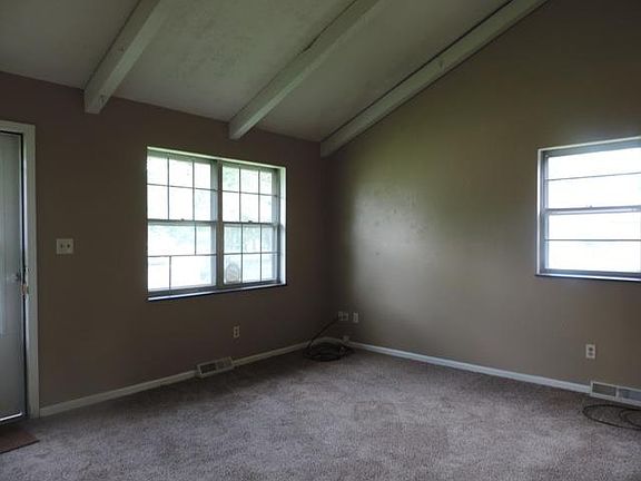 3rd image of 326 N Kendall Dr