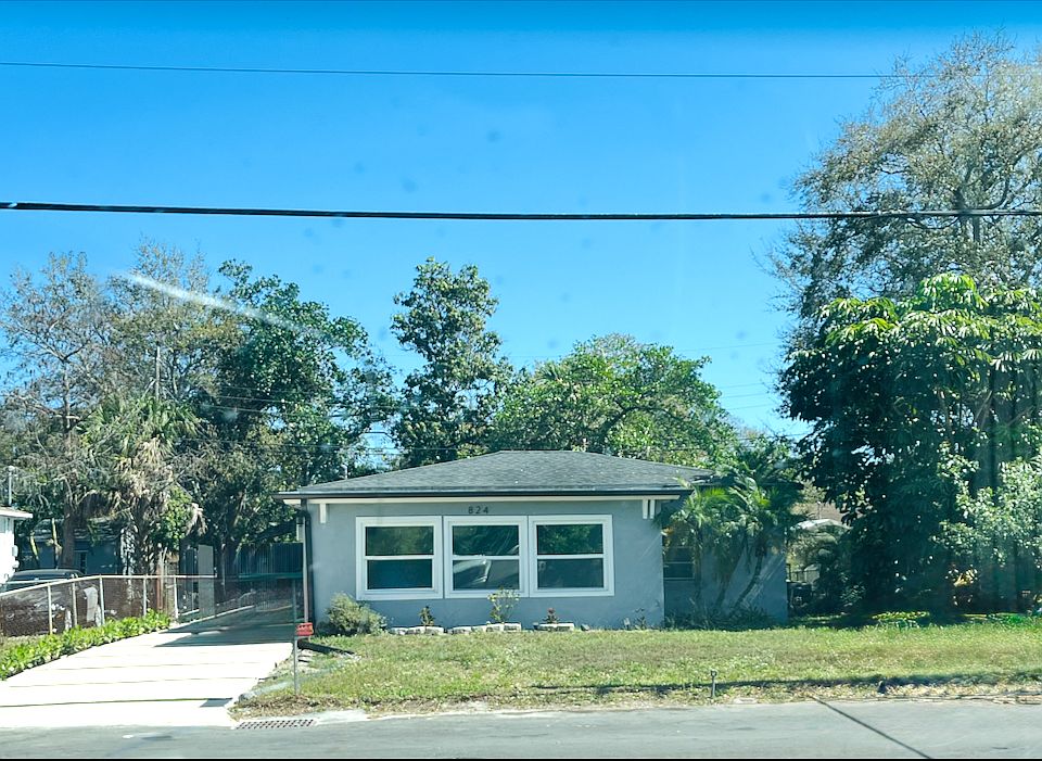 2nd image of 824 NW 17th Ave