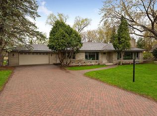 1681 N Ridgewood Ln W, Roseville, MN 55113