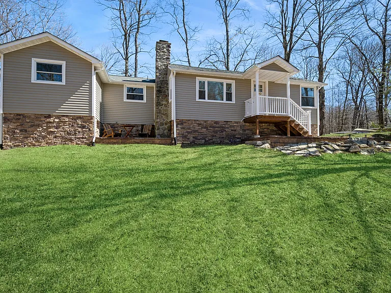 100 Poplar Ln — Photo 45
