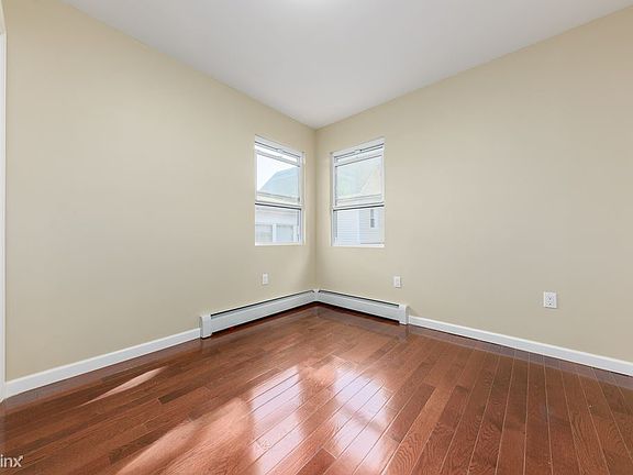1792 E 48th St-04
