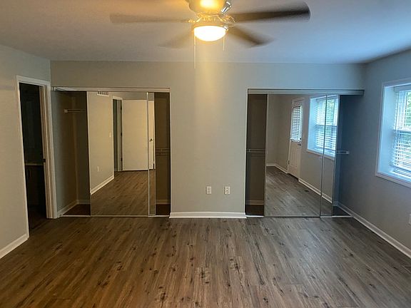 4th image of 2022 Benton Rd #B