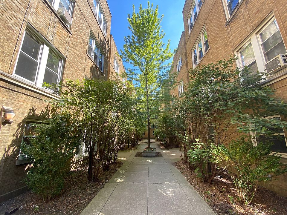 1st image of 679.5 W Wrightwood Ave #2N