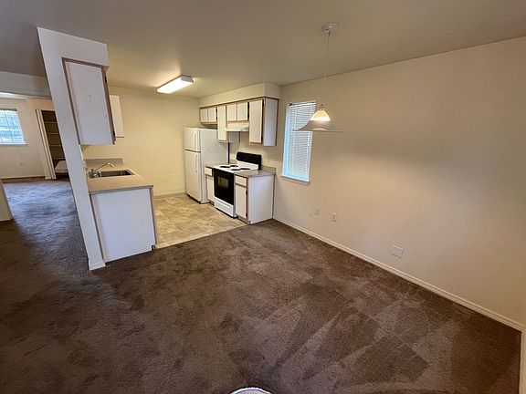 4th image of 3695 D St NE #124