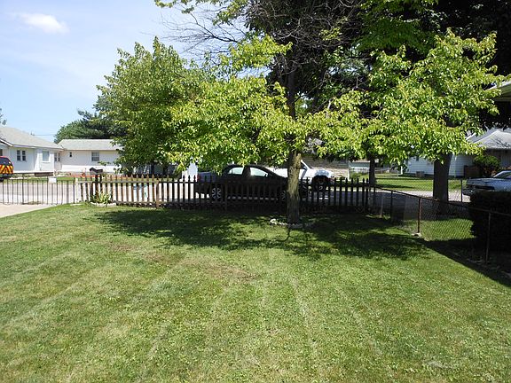 2nd image of 462 S Luett Ave