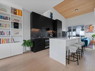 650 E 2nd St #201, North Vancouver, BC V7L 1C8