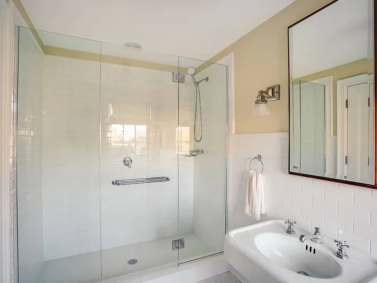 4 Fair Lea Rd — Photo 16