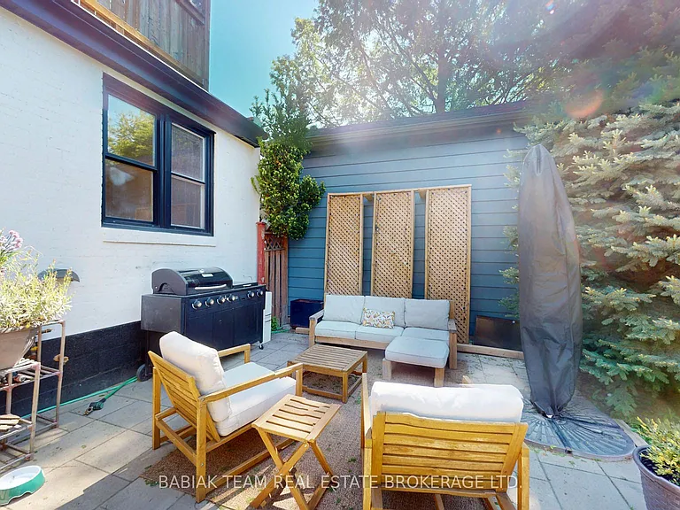 40 Alexander St — Photo 46