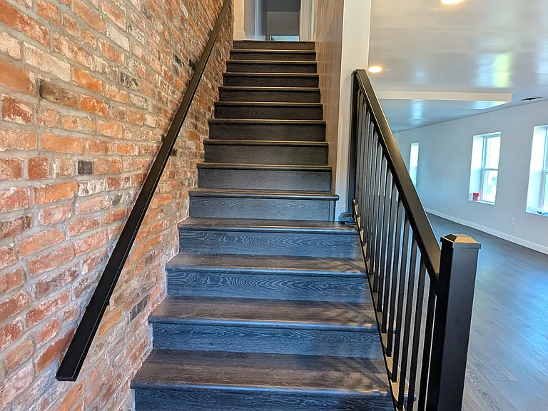 4725 McMillan Ave — Photo 1