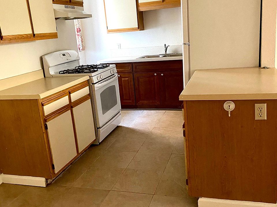1st image of 3960 9th Ave #3