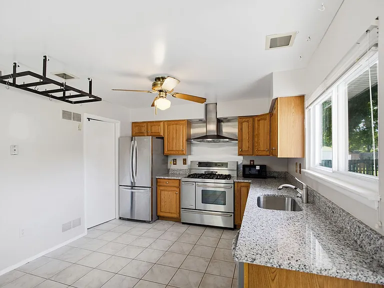 10805 Southall Dr — Photo 11