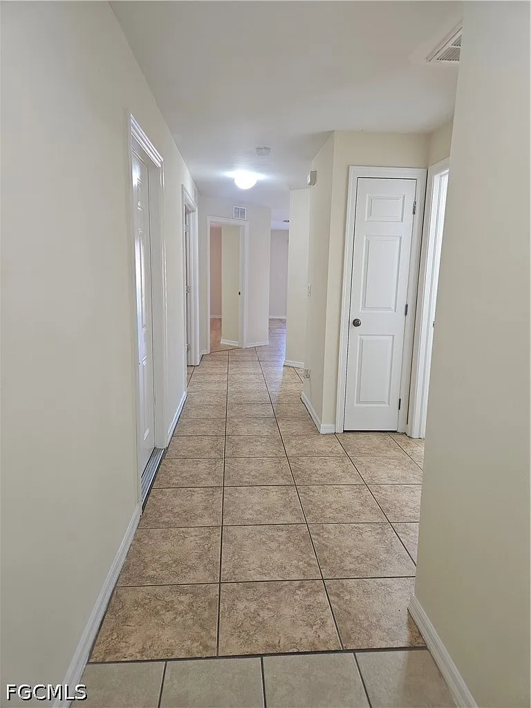 3 bed, 2.0 bath, 1175 sqft, $1,550 — Photo 2