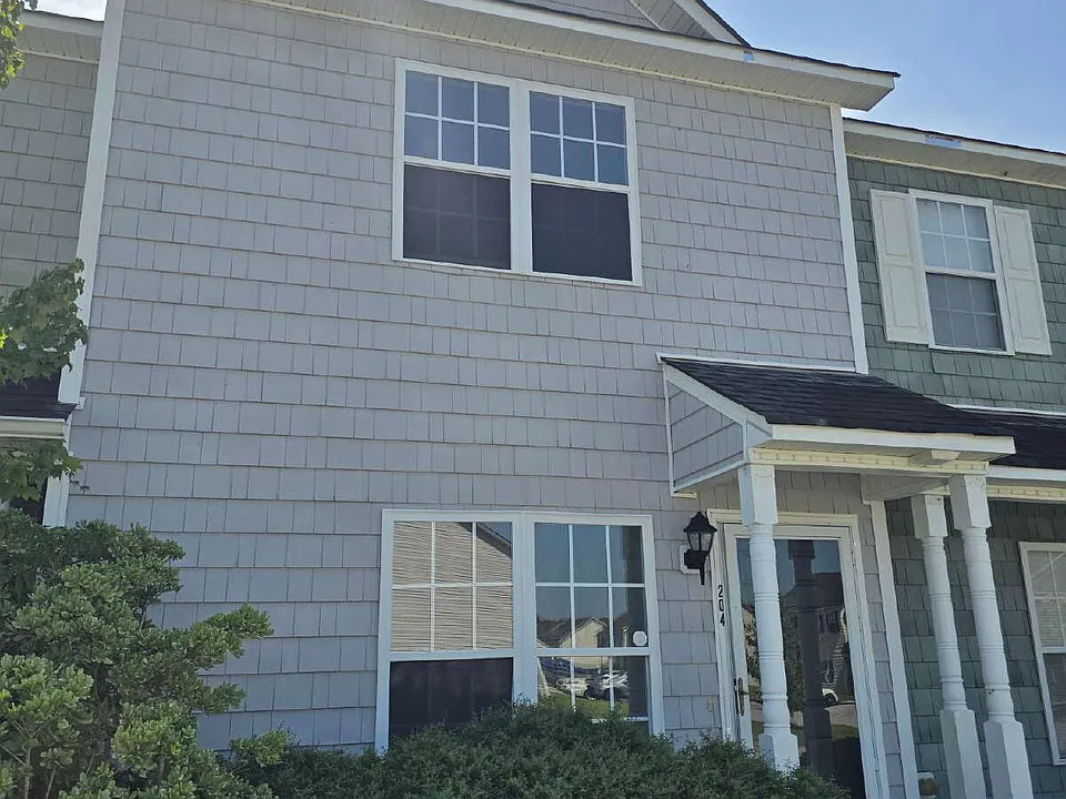 204 Streamwood Dr