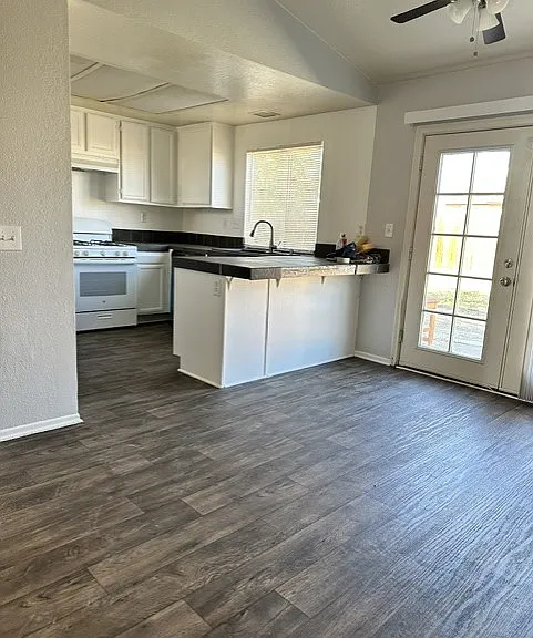 3735 Hollowglen Dr — Photo 3