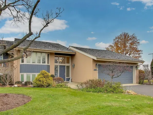 211 Briarwood Pass, Oak Brook, IL 60523