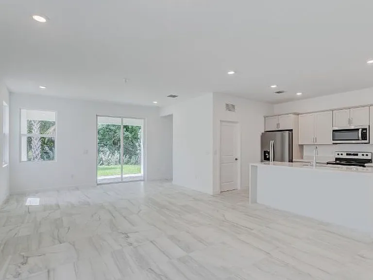 1100 Limestone Creek Rd — Photo 4