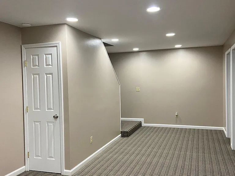 30 Clayburne Blvd — Photo 11