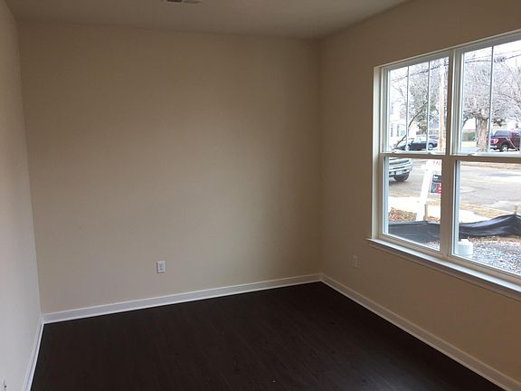 4th image of 2508 Van Buren St