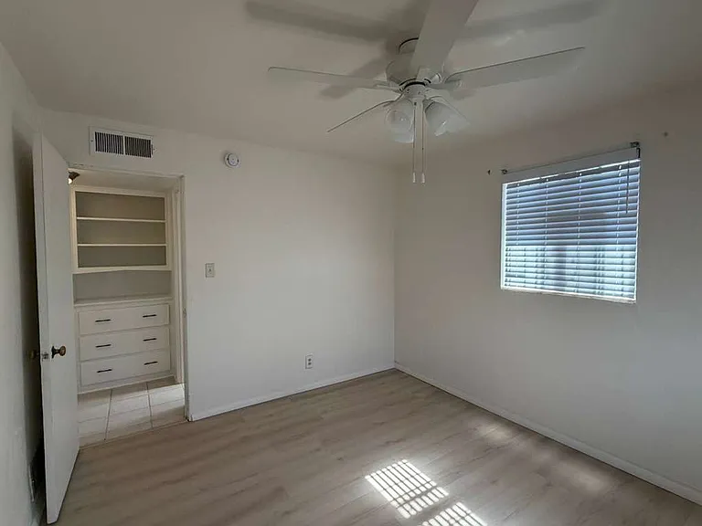 1408 E 8th St #1408 — Photo 7