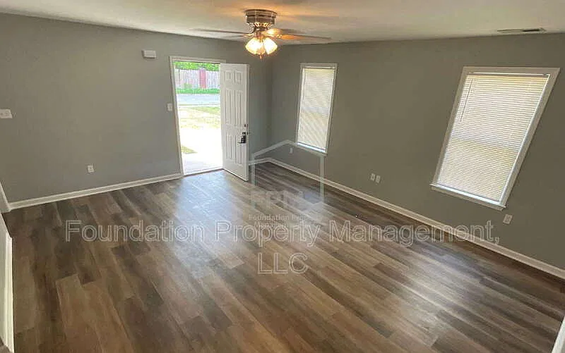 3 bed, 2.5 bath, 1424 sqft, $1,795 — Photo 4
