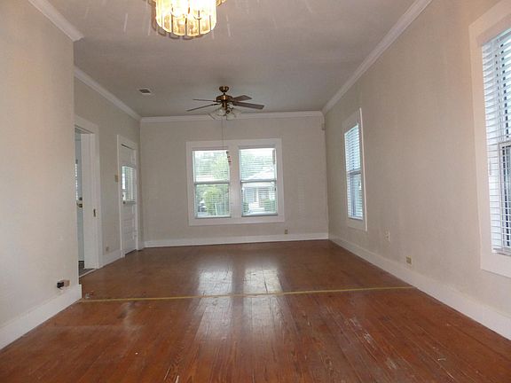 4th image of 128 Walton Ave