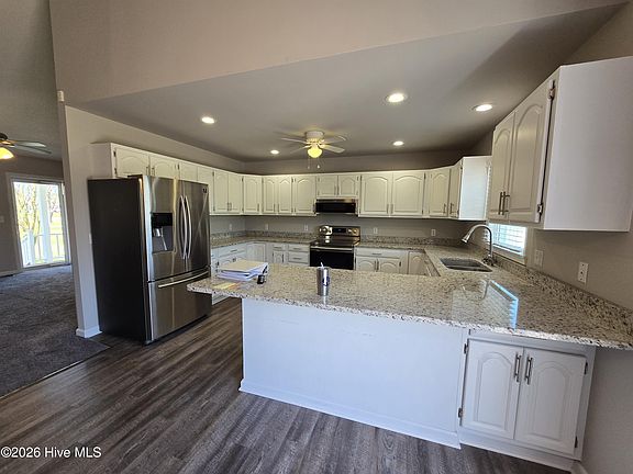 4th image of 108 Charlene Dr