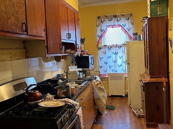 4th image of 408 Linden St