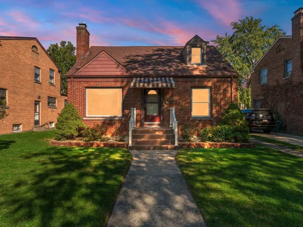 221 Belmont Pl, Munster, IN 46321