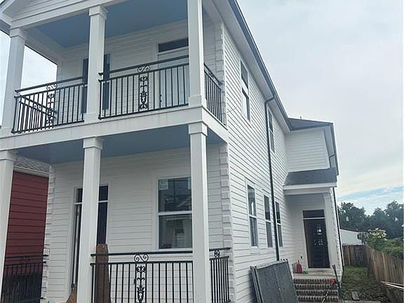2nd image of 2712 Josephine St