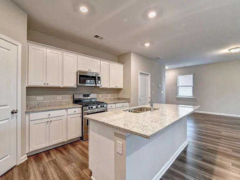 192 Golden Eagle Pkwy — Photo 12