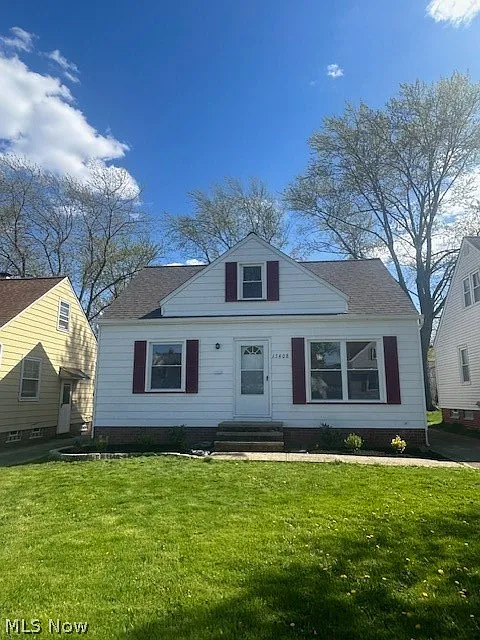 15408 Maplewood Ave photo 1