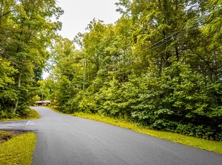 Galax Dr, Erwin, TN 37650