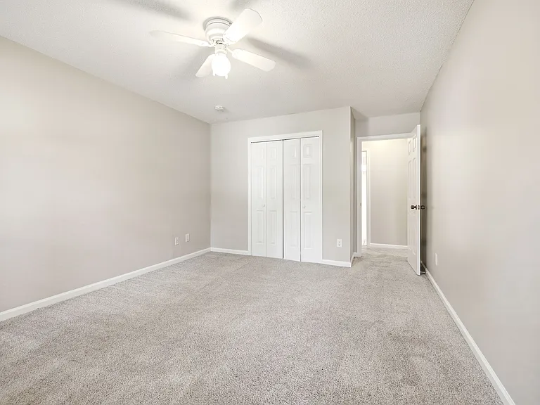 6330 N Glen Dr — Photo 32