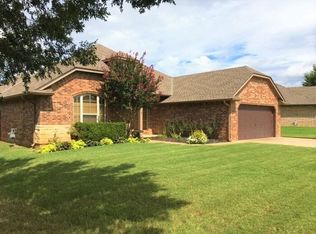 2633 SE 8th St, Moore, OK 73160