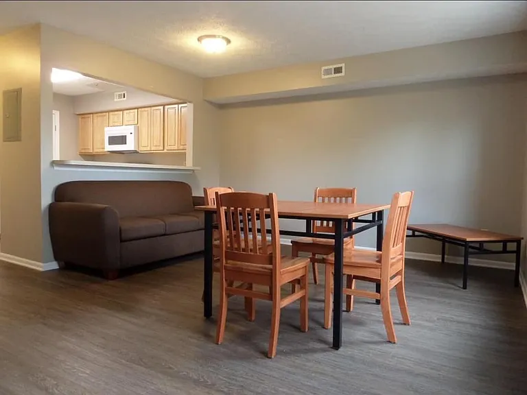978 Irving Ave #37 — Photo 3