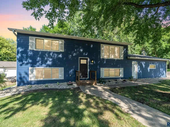 408 Maple St, Valley Springs, SD 57068