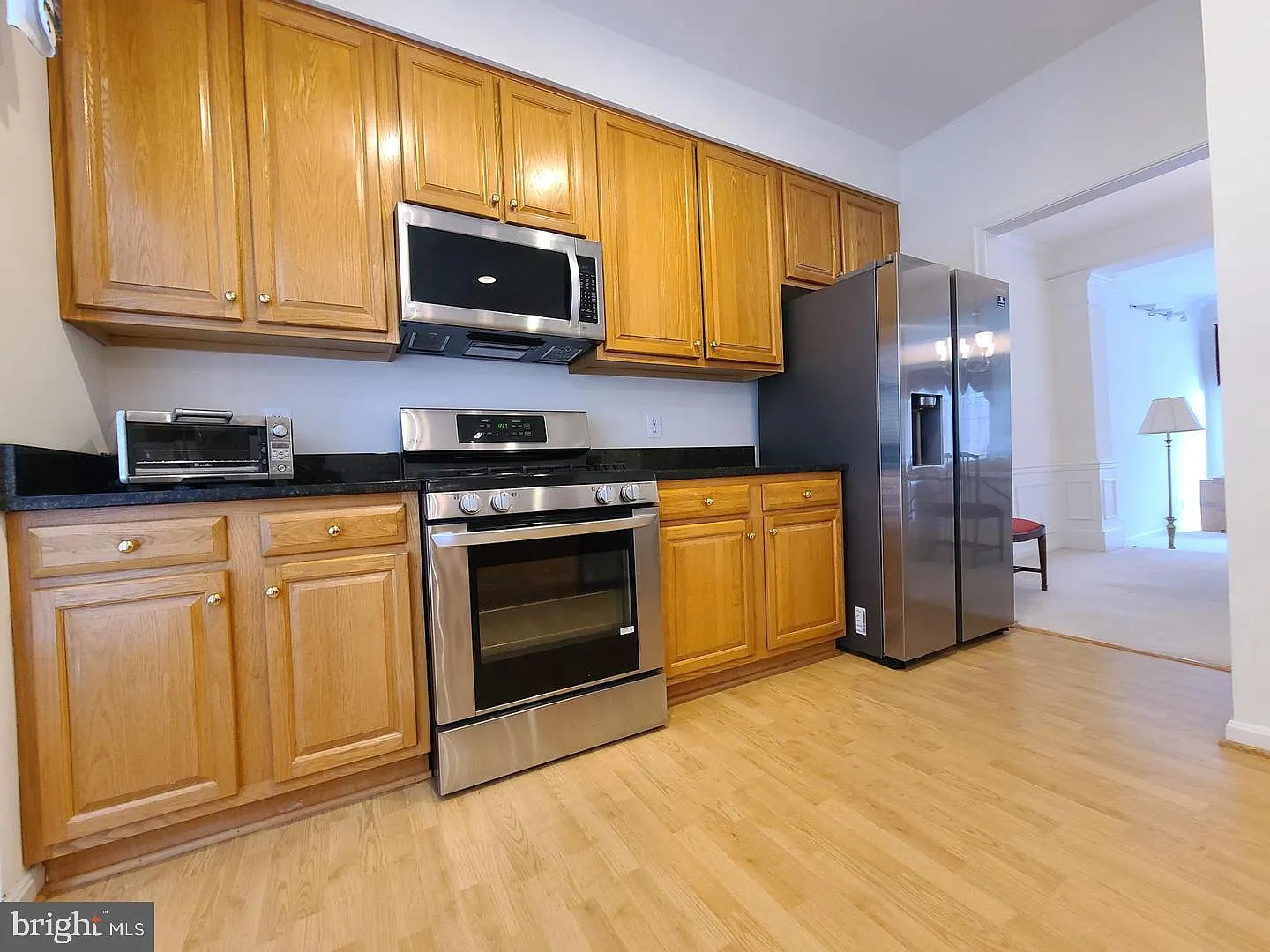3 bed, 3.5 bath, 2704 sqft, $3,300 — Photo 3