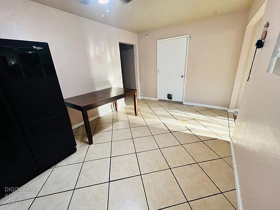 4th image of 1748 Darwin Ave