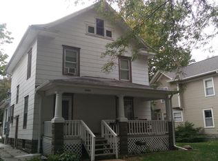 3245 R St APT 3, Lincoln, NE 68503