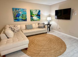 220 Park Blvd N APT 203, Venice, FL 34285