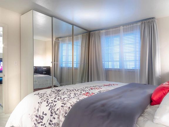 4th image of 865 Collins Ave APT 203
