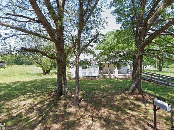 80 Franklin Ave, Louisburg, NC 27549
