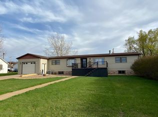 106 1st Ave SE, Belfield, ND 58622
