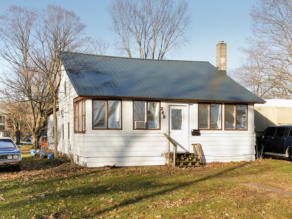 2nd image of 249 Park Dr