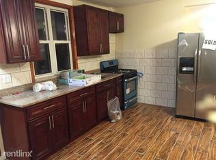 3371 11th St, Long Island City, NY 11106