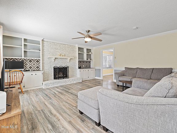 5th image of 1716 Ridgeway Street W