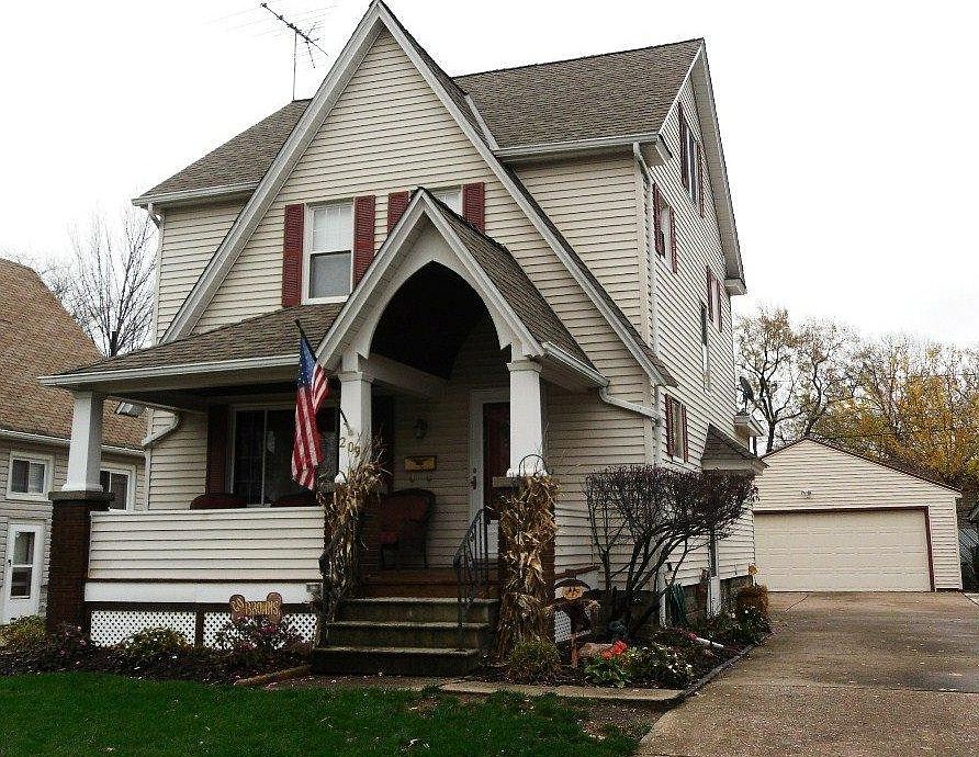 1st image of 209 Harwood St