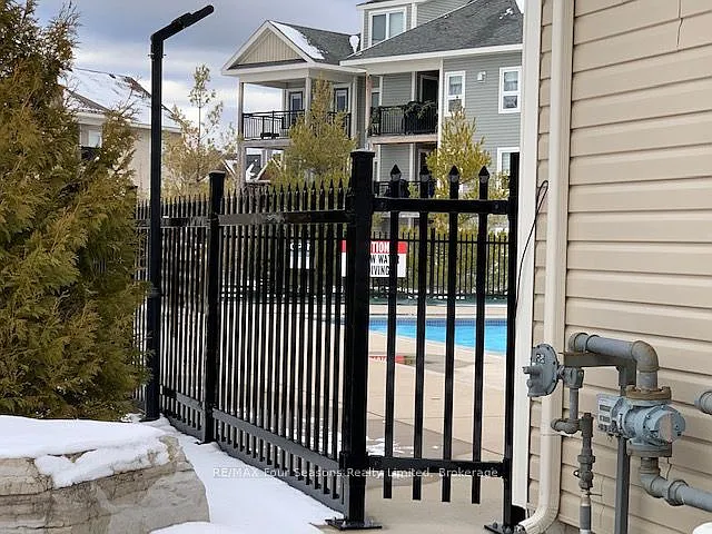 4 Cove Ct #102 — Photo 28